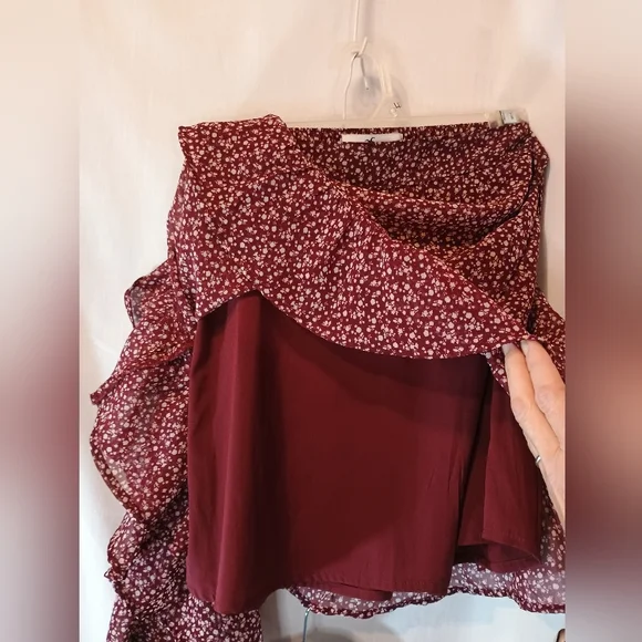 Hollister Burgundy Floral Skirt And Sweater Cardigan - Picture 7 of 7